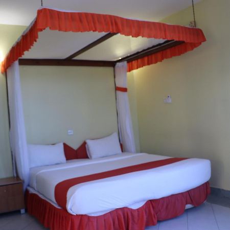 Azul Margarita Beach Resort Bamburi Bagian luar foto