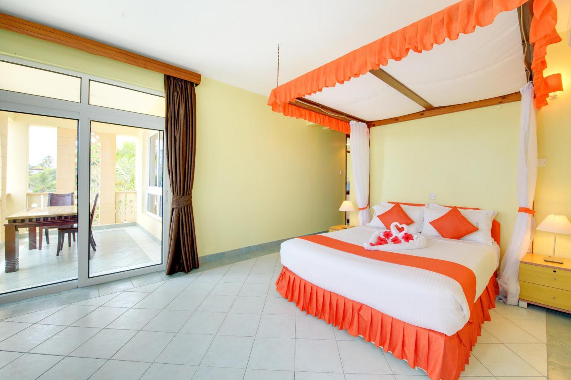 Azul Margarita Beach Resort Bamburi Bagian luar foto