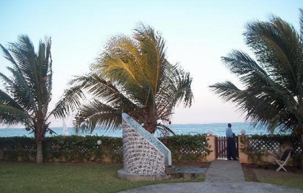 Azul Margarita Beach Resort Bamburi Bagian luar foto